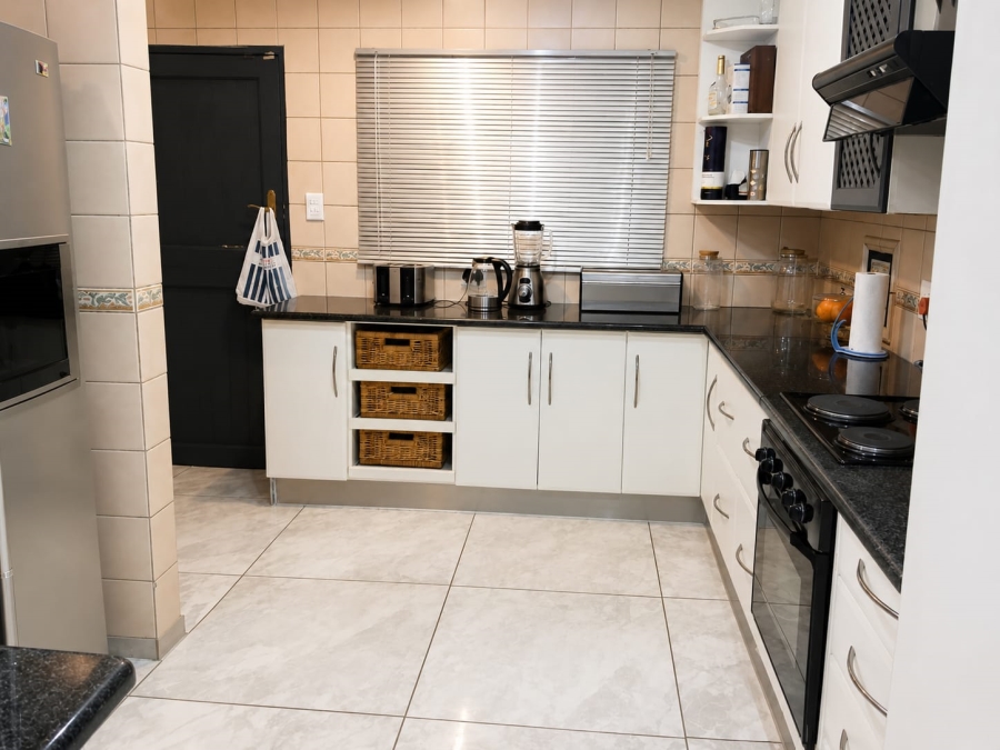 3 Bedroom Property for Sale in Safari Gardens North West
